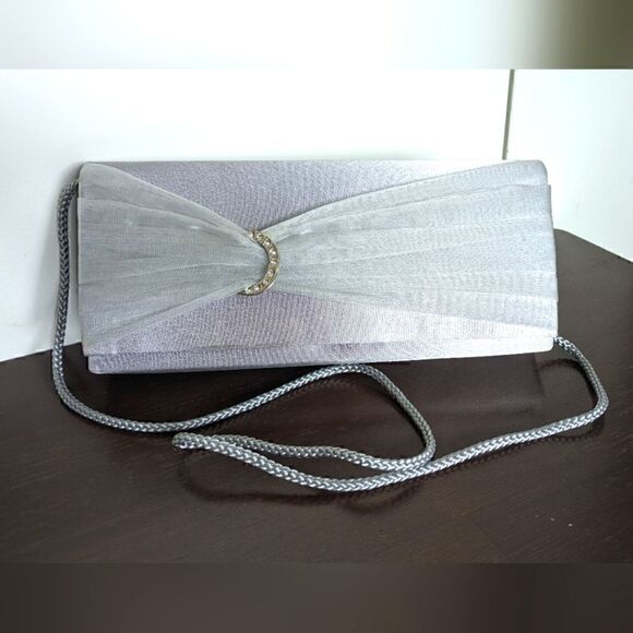 90s Jessica McClintock Silver Satin Clutch Handbag with Optional Strap - Picture 2 of 13